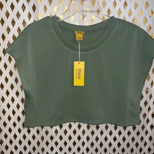 NWT daisy Sage green boxy crop top size L thumbnail 2