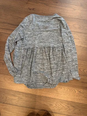 Isabel Maternity by Ingrid & Isabel Heathered Gray Top Size Medium - C11-270 thumbnail 5