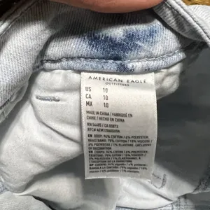American Eagle Outfitters “Mom Shorts” thumbnail 3
