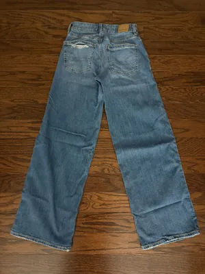 American Eagle Outfitters Low-Rise Baggy Wide-Leg Jeans thumbnail 2