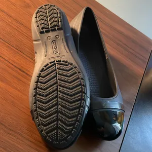 Crocs black ballet flats with shinny toes 8 wide thumbnail 7