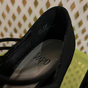 Black Strappy heels pumps size 7 thumbnail 3