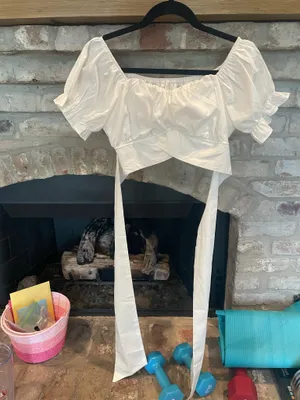 Cropped Puff Sleeve Tie Top in White Size L thumbnail 2