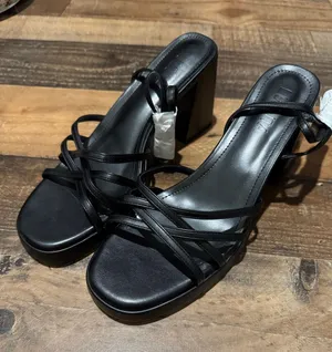 Black Strappy Block Heel Sandals Lumuta size 11 NEW thumbnail 1