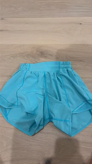 Low-Rise Lululemon Hotty Hot 4" thumbnail 6