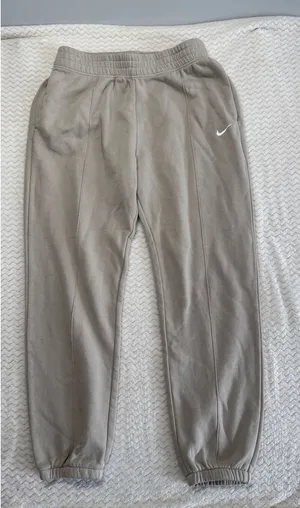 Nike Sportswear Essential Women's Fleece Pintuck Jogger Pants Khaki Large 4425 thumbnail 1