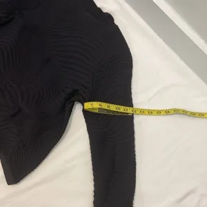 272 Nike Women’s Black Long Sleeve Spandex Muck neck Top .Size-Large. thumbnail 8