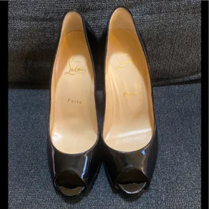 Christian Louboutin Very Privé Peep-Toe Patent Leather Pumps size 37 thumbnail 2