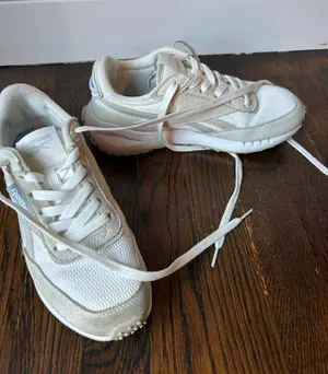 Women’s Reebok Suede Comfort Foot Bed Ortholite Off-White Athletic Shoes, size 7.5 thumbnail 3