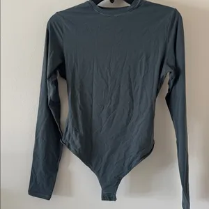 SKIMS LONG SLEEVE CREW NECK BODYSUIT, Size Large, LIMITED EDITION Zircon, $70 thumbnail 9