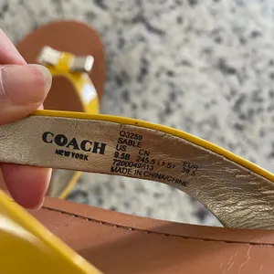 Coach Sable Yellow Patent Leather‎ Bow Thong Sandals Flat Flip Flops Q3259 9.5 thumbnail 7