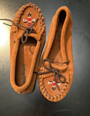 Minnetonka Moccasins thumbnail 1