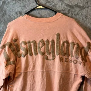 Disneyland‎ Resort Spirit Jersey Shirt Adult XS Peach Coral Gold Glitter Disney thumbnail 2