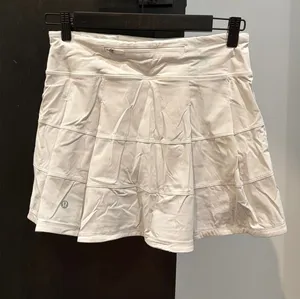 Lululemon Skirt thumbnail 1