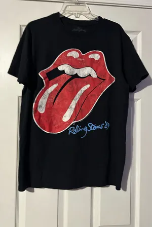 The Rolling Stone’s 89 Tongue Logo Black Graphic Tee is a size Large. thumbnail 1