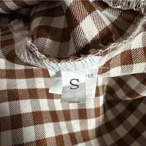 Unbranded Brown Gingham White Plaid Puff Sleeve Hi Lo Hem Button Front Top Sz S thumbnail 8