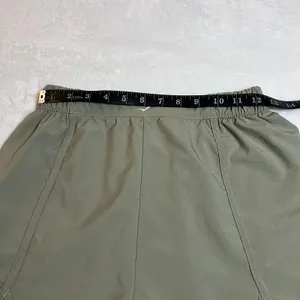 Gymshark Scallop Hem Shaped Shorts Size S Workout Gym Exercise Active Athletic thumbnail 4