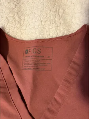 FIGS Scrub Top thumbnail 2