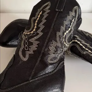 Ellie Black Embroidered Heeled Boots EUC thumbnail 2