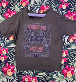 Trust Me Let Go.. The Universe Butterfly Green Top Size L/XL thumbnail 3