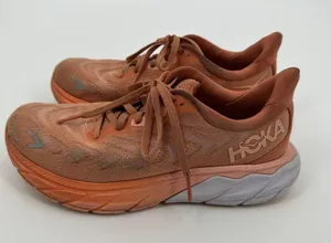 Hoka One One Arahi 6 Running Sneakers Womens Size 6B Pink/Orange 1123195-SBSCR‎ thumbnail 2