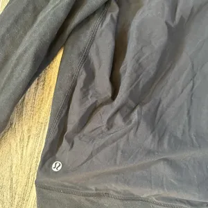 Lululemon sweatshirt thumbnail 3