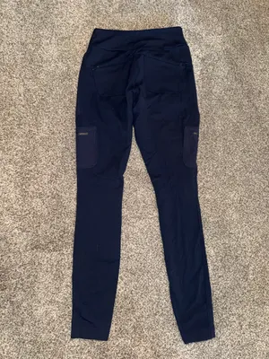 Athleta Headlands Hybrid High Rise Cargo Tight Leggings thumbnail 3