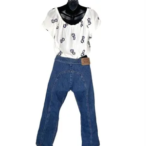 ASTR‎ The Label Women's Embroidered Floral Crop Top White Navy Size Medium thumbnail 8