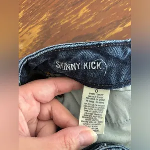 American Eagle Skinny Kick Jeans Size 0 Short Dark Wash thumbnail 4