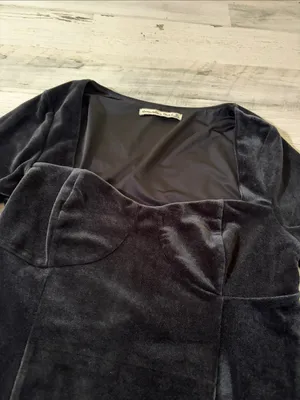 Abercrombie & Fitch Black Velvet Long-Sleeve Sweetheart Top Size Medium thumbnail 3