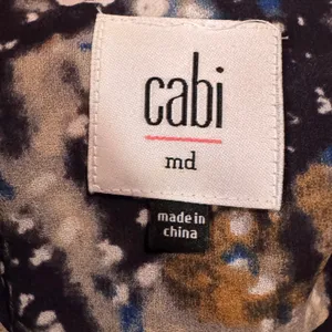 Cabi Medium Top Abstract Ruffled Button-Up Pullover Long Sleeves Hi-Low Hemline thumbnail 7