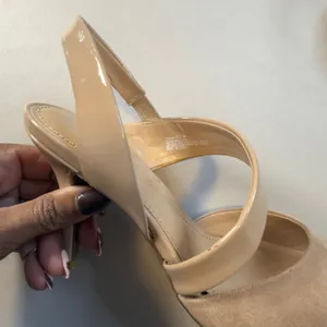 The Limited NWOT Trisha Slingback Pumps Beige Suede Patent 6.5 Heels Comfort thumbnail 6