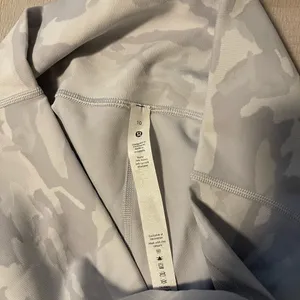 Lululemon Wunder Under Short‎ 10" Incognito Camo Jacquard Alpine White Starlight thumbnail 5