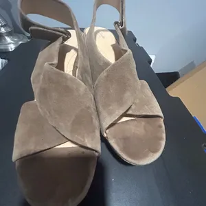 Clarks  Tan Suede Wedge Sandals thumbnail 12