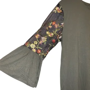 NWOT Milan Kiss‎ Olive Top Large Embroidered Mesh Sleeve Bell Sleeve Boho thumbnail 2