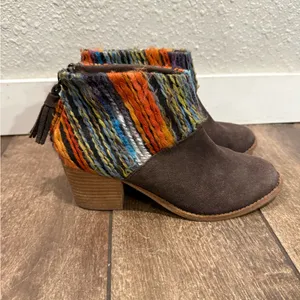 TOMS Leila suede‎ yarn chocolate booties ankle boots Size 6.5 thumbnail 2