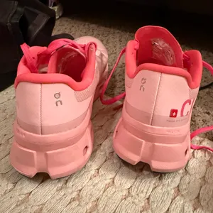 Pink On Cloudmonster thumbnail 6