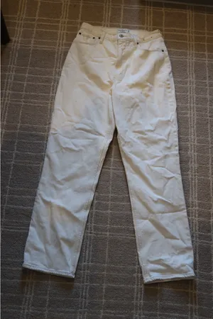 Abercrombie Curve Love 90s Straight Ultra High-Rise thumbnail 1