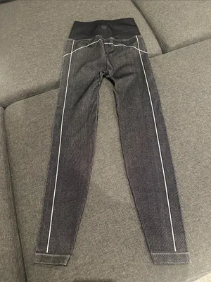 Wilson womens evolution tight leggings‎ size XS black and white NWOT thumbnail 2