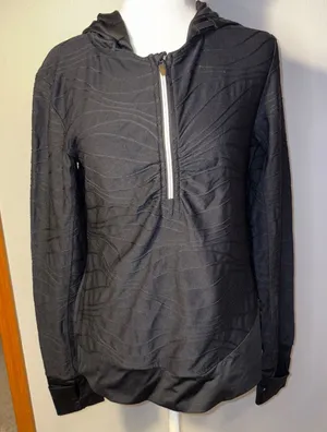 Title Nine Black‎ Textured Ruched Quarter Zip Hoodie Jacket Thumbholes M thumbnail 1