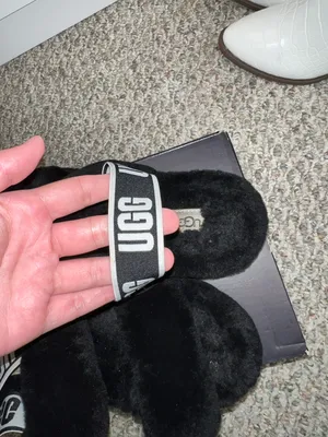 UGG Slippers thumbnail 3