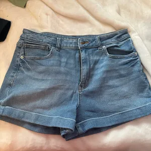 American Eagle Shorts thumbnail 1