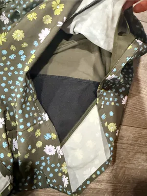 aerie Olive Floral Athletic Shorts with Blue & White Daisies thumbnail 8