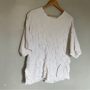 27 Aug A.M. Textured White Oversized Tunic Top – Size X-Large. ONE OF A KIND thumbnail 4
