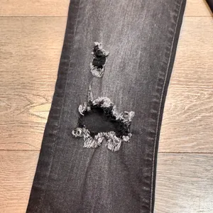 American Eagle AEO Jeans Black Distressed Skinny‎ High Rise Long Size 2 thumbnail 5