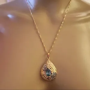 Vintage Tear Drop Necklace Gold thumbnail 1