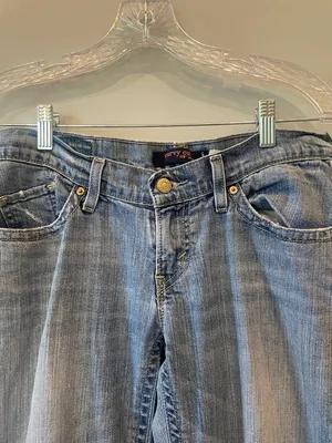 Classic Light Wash Women’s Jeans - Levi’s curvy cut size 5 thumbnail 3