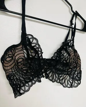 For Love & Lemons Bra S Black Lace Floral Detail Sexy unlined lace Bra thumbnail 2
