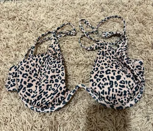 Cheetah print swim top Multiple Size M thumbnail 1