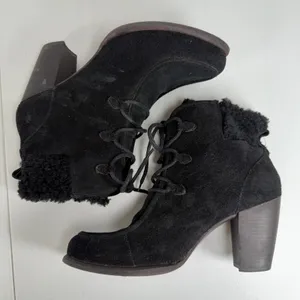 UGG 10 Analise Ankle Boots Black Suede Shearling Lace Up Stacked Heel Booties thumbnail 2